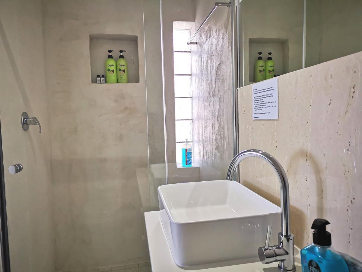 Rachawadee Accomodation​ & Health Spa Simonʼs Town Exterior foto